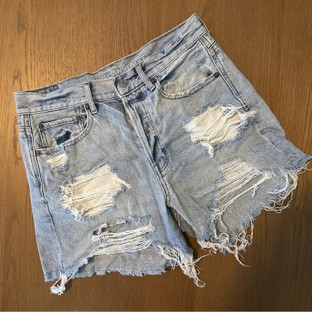 American Eagle Outfitters Light Blue Distressed 90s Boyfriend Denim Shorts